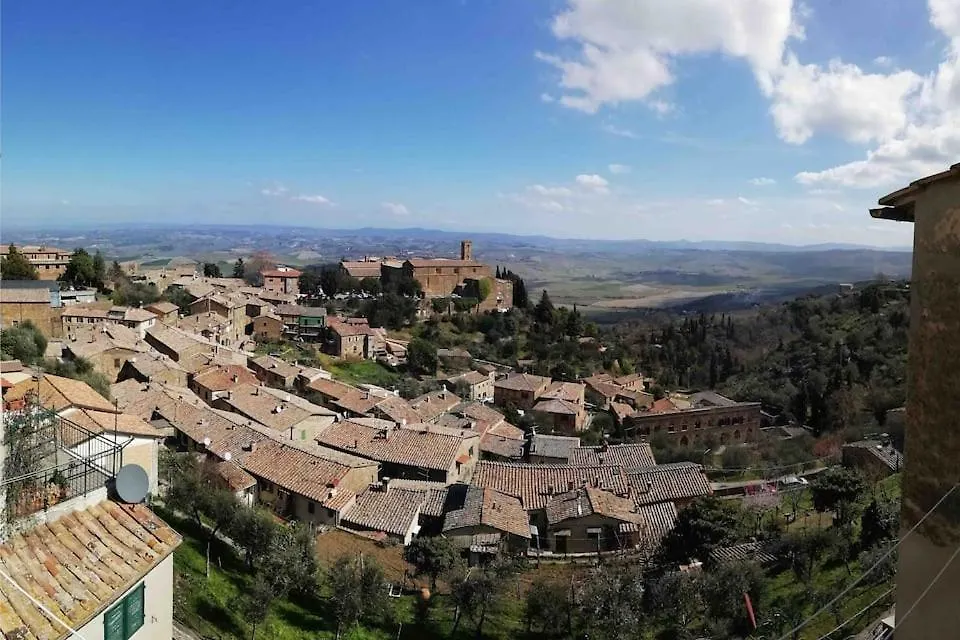 Historic Center Apartment With Private Garage Montalcino
